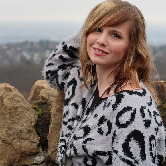 Meet your Posher, Allison - Picture 5 of 12